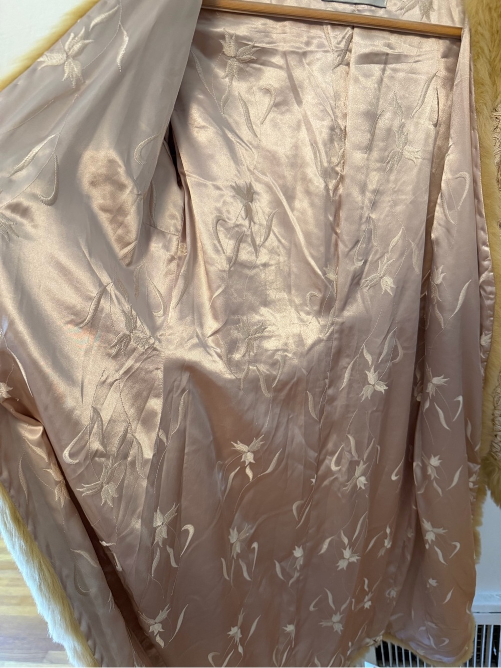 Vintage Sue Wong Cream Faux Fur Trim Coat with Blush Pink Satin-Lining - Picture 7 of 11